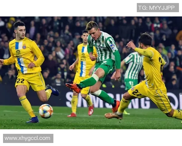 中国足球迎战关岛直播盛况尽在眼前精彩赛事不容错过 中国足球迎战关岛直播盛况尽在眼前精彩赛事不容错过