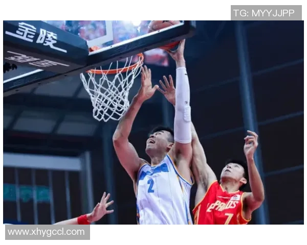 李慕豪的篮球之路:从青涩少年到职业球员的成长历程与心路历程 李慕豪的篮球之路:从青涩少年到职业球员的成长历程与心路历程